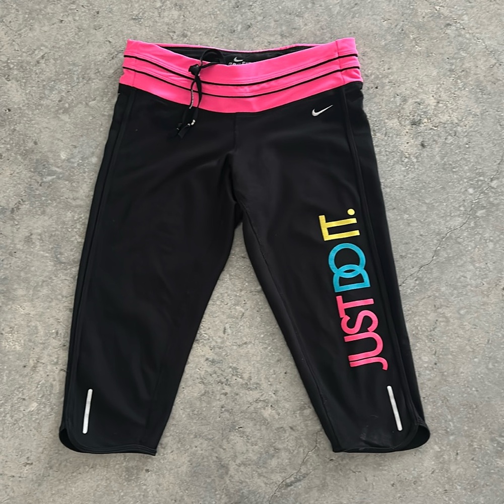 Nike dry fit running crop pant size medium with drawstring